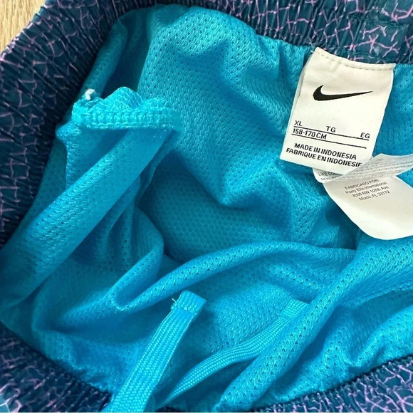 Nike Boy's Blue Swim Grid Swoosh Breaker 7" Volley Swim Shorts Size XL NWT - Picture 4 of 8